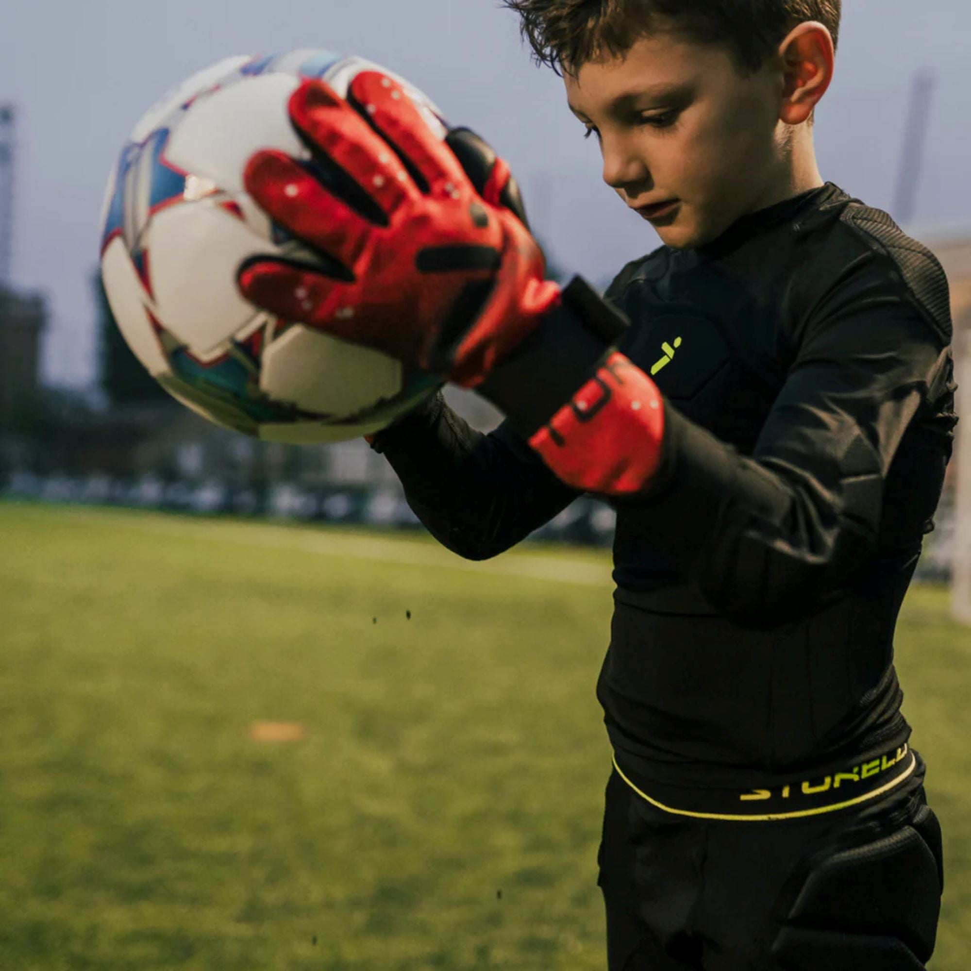 Challenger Youth GK Gloves by Storelli Red Circuit - ITASPORT