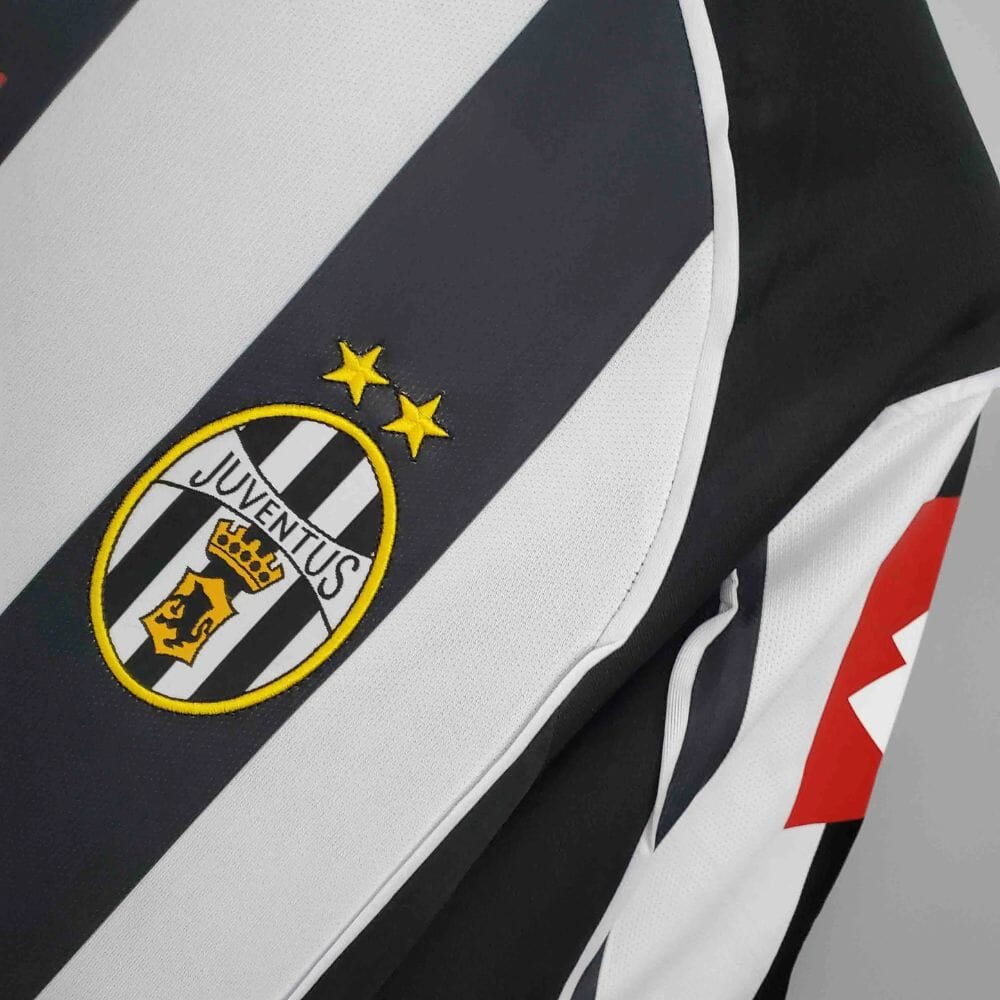 Le maglie della Juventus anni'90: gli anni della signora di Coppe Le maglie della Juventus anni'90: gli anni della signora di Coppe